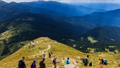 На курорти Прикарпаття впускатимуть лише туристів з COVID-документами
