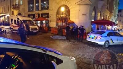 У центрі Львова помер чоловік (ФОТО)