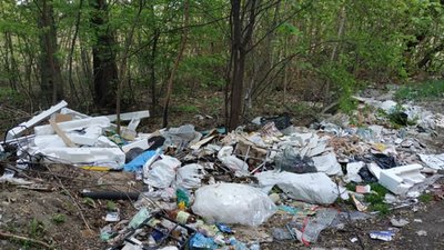 Як у Львові знищують парк біля аеропорту "Львів" (ФОТО)
