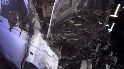 У Львові 33-річний чоловік через ревнощі спалив автомобіль