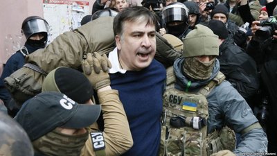 Сутички у центрі Києва: п'ятеро затриманих, серед постраждалих - поліцейський