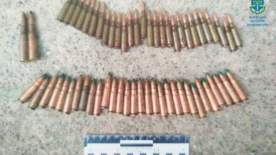 У Бродах засуджено чоловіка за крадіжки та зберігання боєприпасів