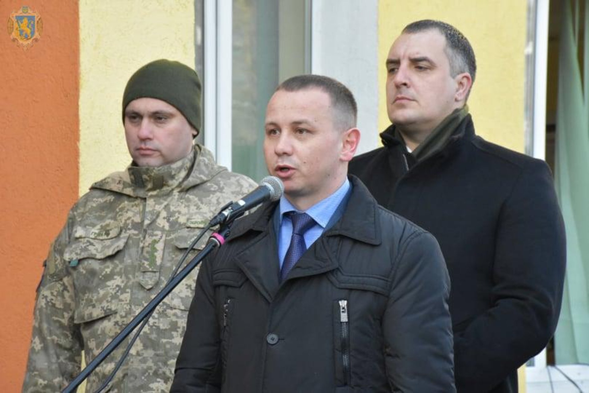 У ліцеї імені Героїв Крут відкрили пам’ятну дошку Герою України Устиму Голоднюку . Фото прес-служба ЛОДА