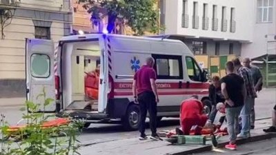 У Львові 17-річну дівчину госпіталізували після падіння з електросамоката