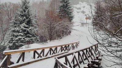 На Львівщині середньовічну фортецю засипало снігом (ФОТО)