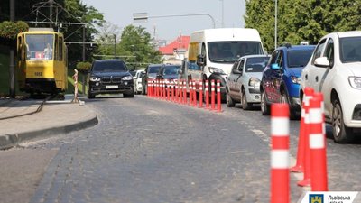 Працюють люди: делініатори на Личаківській частково демонтували