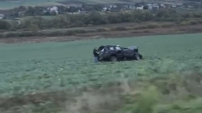На Львівщині через розлитий бензин на трасі автомобіль злетів з дороги (ВІДЕО)
