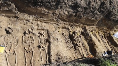 На Марсовому полі віднайдено понад 450 останків (ФОТО)