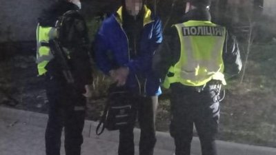 У Новому Роздолі 50-річний чоловік вдома продавав наркотики (ФОТО)
