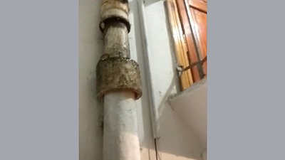 Як у Червонограді комунальники  роблять ремонт у під'їздах (ВІДЕО)