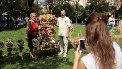 До Дня Незалежності у Львові запрацювала унікальна етноалея (ФОТО)