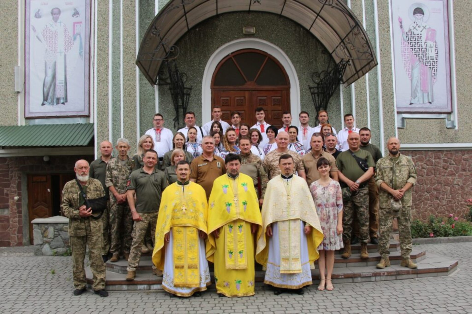 У гарнізонному храмі імені Петра Сагайдачного відслужили першу літургію