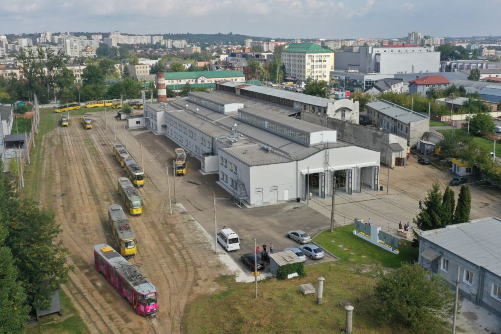 У Львові відкрили оновлене трамвайне депо на Промисловій, фото ЛМР