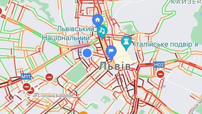 У Львові повністю зупинився рух транспорту