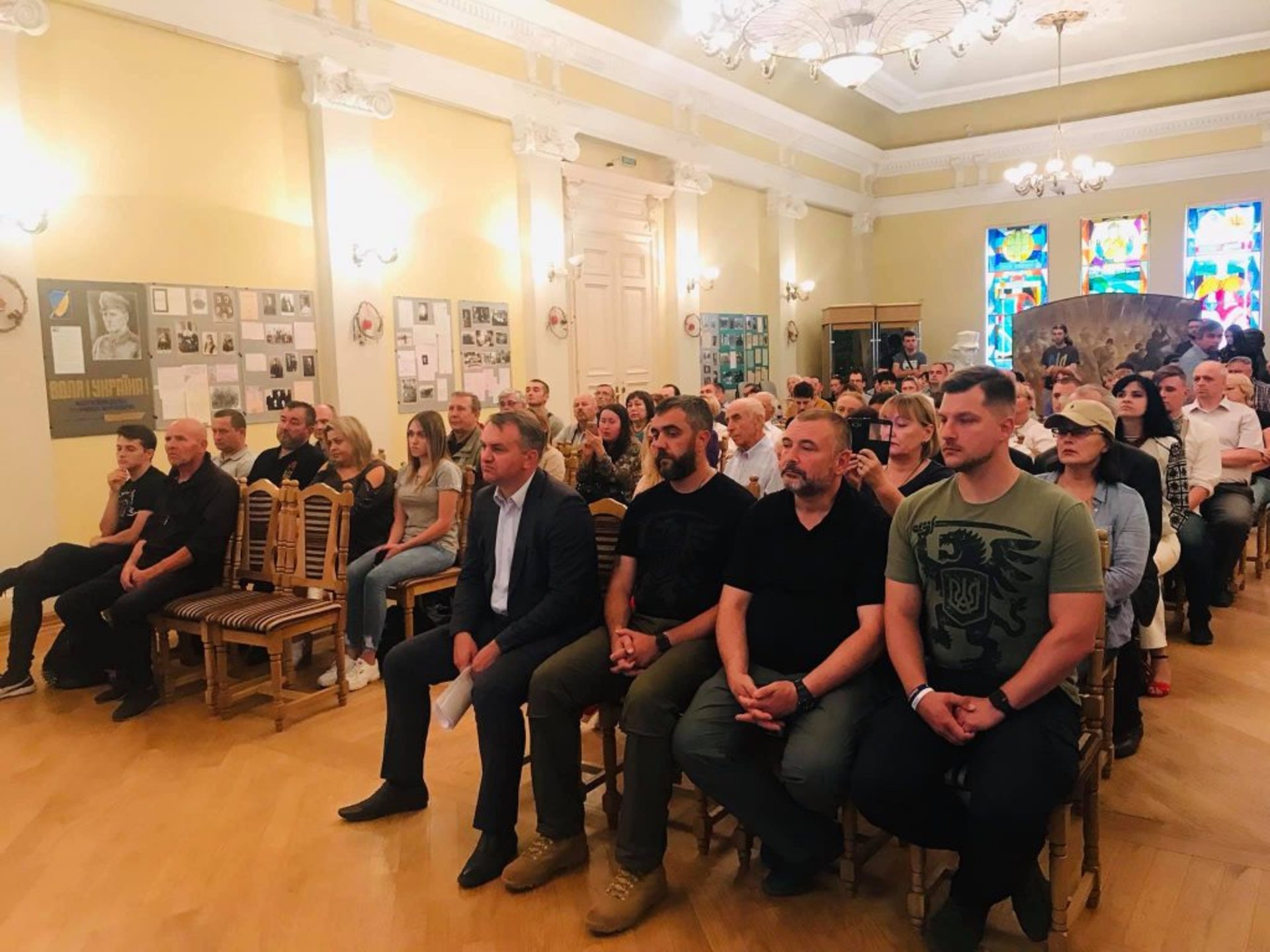 Генерал Михайло Забродський зустрівся із громадськими активістами Львівщини. Фото Європейська Солідарність Львівщини