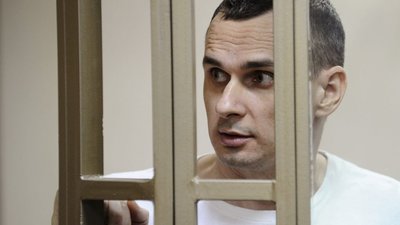 Ми переможемо: Порошенко привітав Олега Сенцова з днем народження