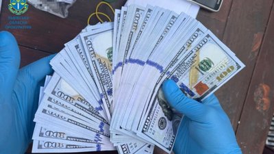 60-річний мешканець Трускавця за 20 тисяч доларів відправляв чоловіків за кордон