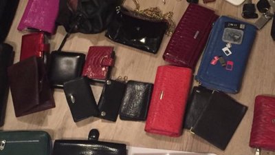 У Львові знайшли схованку з десятками викрадених гаманців (ВІДЕО)