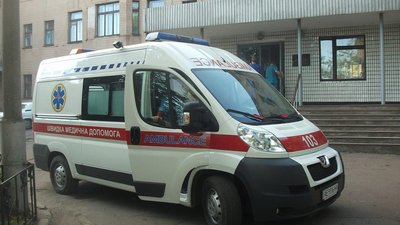 У Львові жінка вижила після падіння з багатоповерхівки