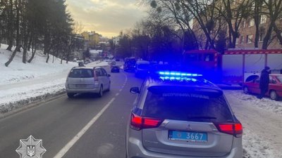 У Львові на одній із вулиць перекрили рух (ФОТО)