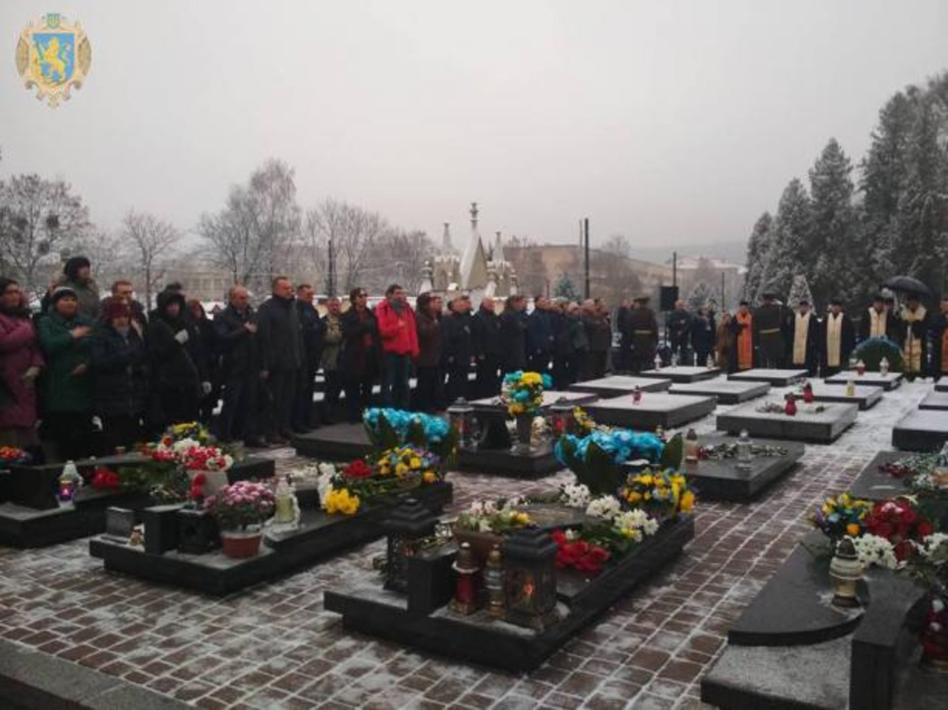 На Личаківському цвинтарі вшанували пам'ять новітніх Героїв. Фото: Прес-служба ЛОДА.