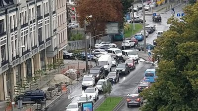 Урбаністи Садового зупинили рух на проспекті Чорновола