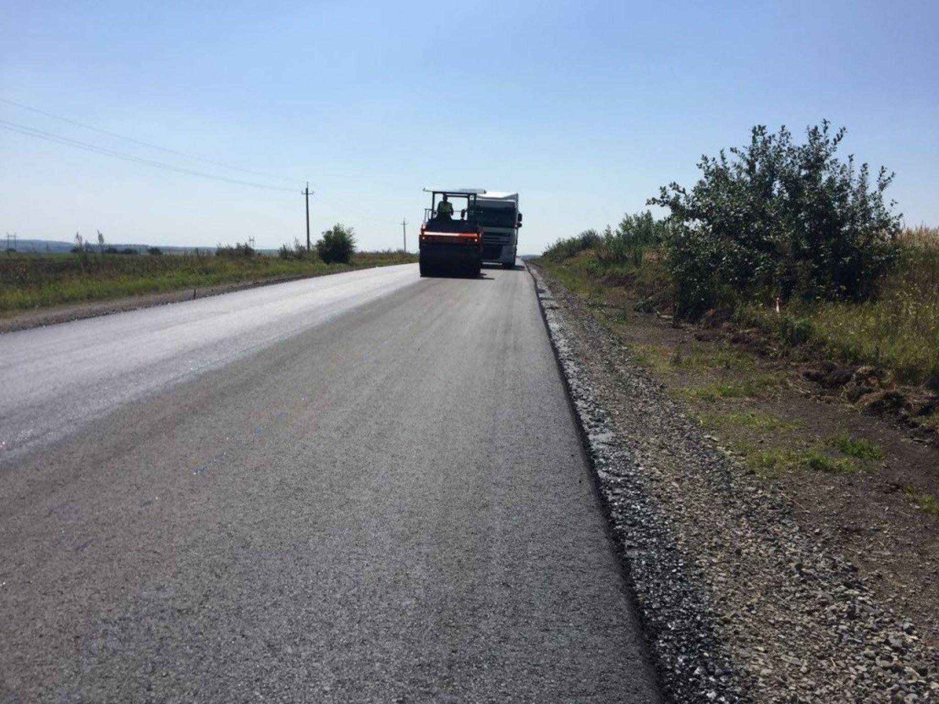 На Бродівщині ремонтують дорогу до Тернополя. Фото: відкриті джерела.
