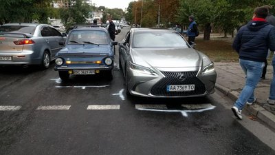 Як в анекдоті: у Львові "Запорожець" потрапив у ДТП (ФОТО)