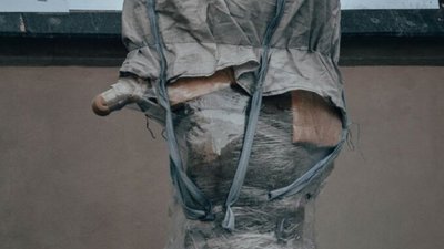 У Львові змонтують захисні конструкції довкола пам’ятника Адаму Міцкевичу і фігури Діви Марії