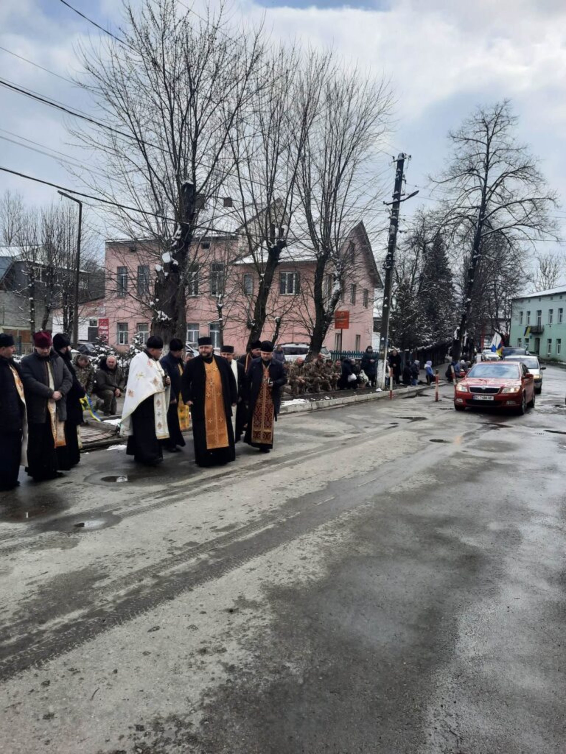 Львівщина на колінах зустріла молодого Героя