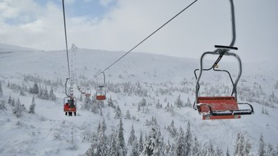На гірськолижному курорті Драгобрат висота снігового покриву майже 40 см