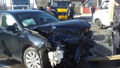 У Винниках під час масштабної ДТП водіїв врятували подушки безпеки (ФОТО)