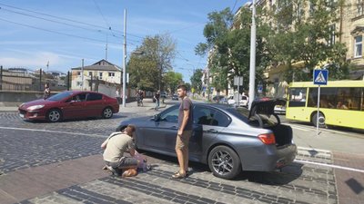 У Львові автомобіль на переході збив дівчину (ФОТО)