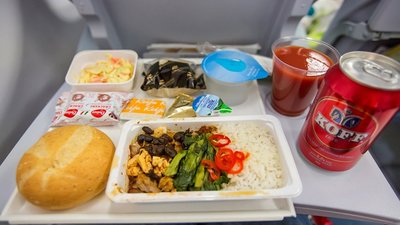 Lufthansa скасовує безкоштовні перекуси для пасажирів економ-класу