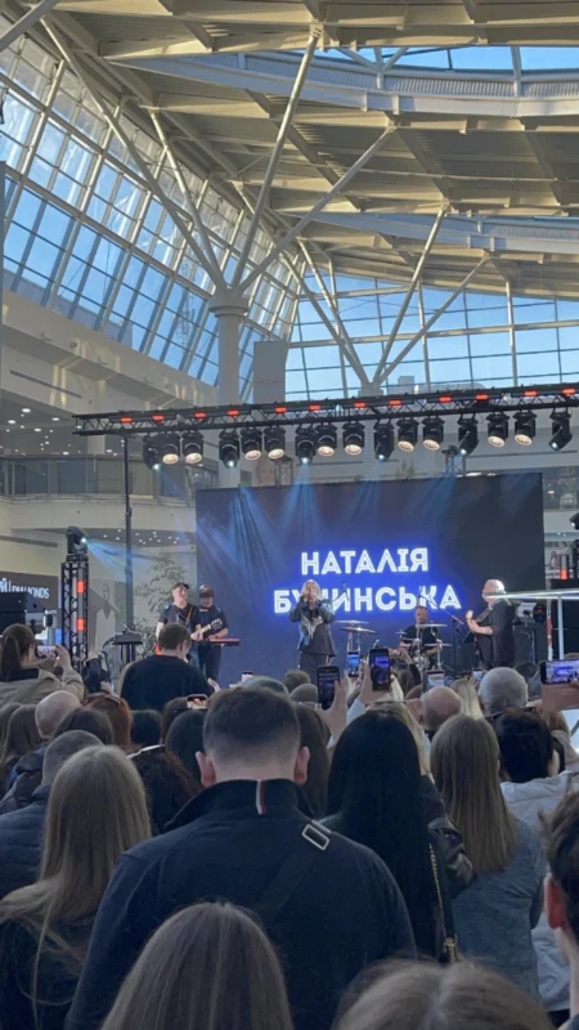 У Львові виступила Наталія Бучинська, фото Олег Довганик, Четверта студія