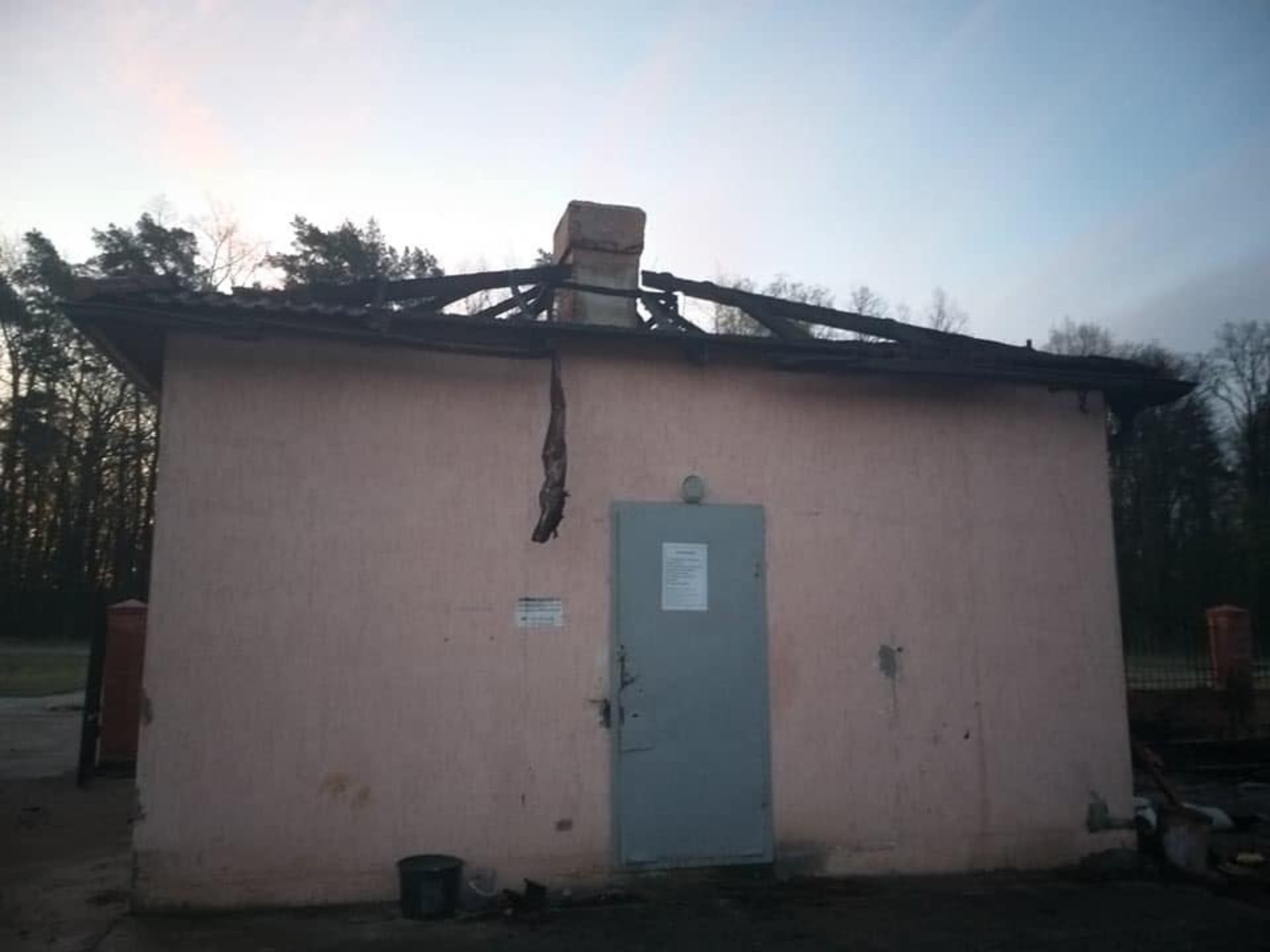У Червонограді невідомі підпалили кладовище. Фото: Надя Земницька.