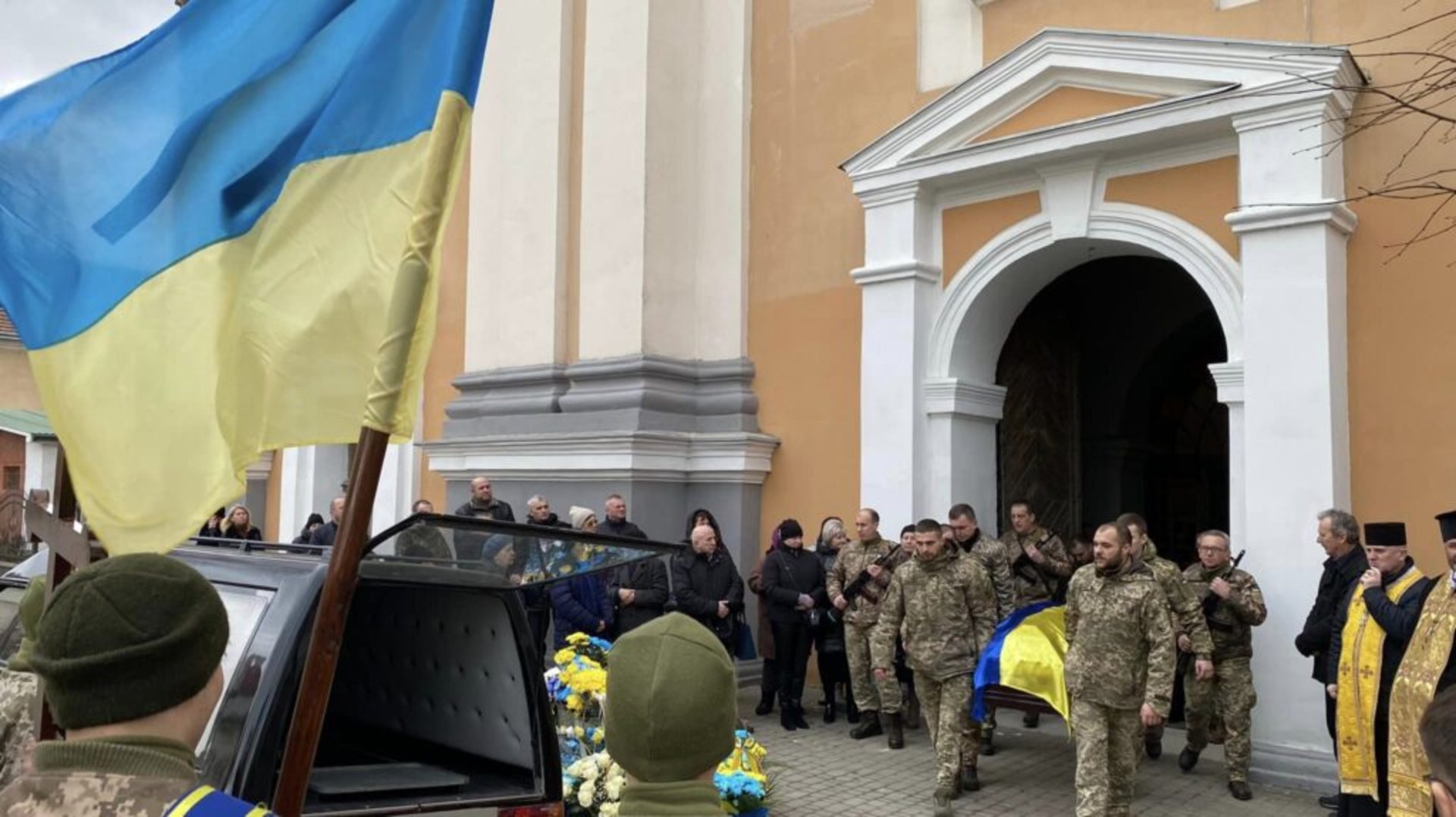 Ралівка провела в останню дорогу захисника України