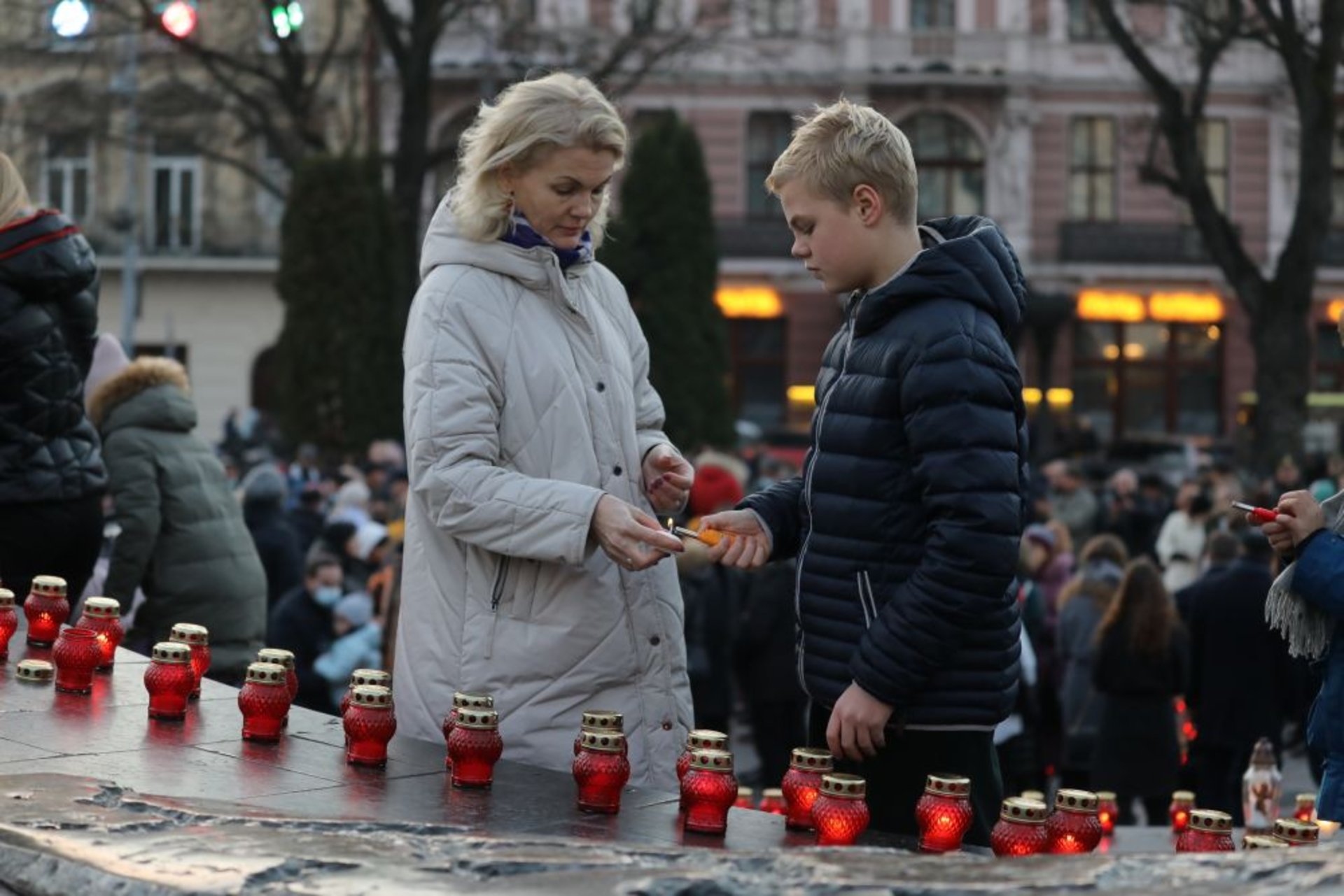У Львові вшанували пам’ять жертв голодоморів та політичних репресій, фото ЛМР