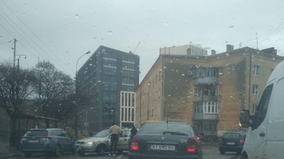 У Львові на Єрошенка сталась аварія (ФОТО)