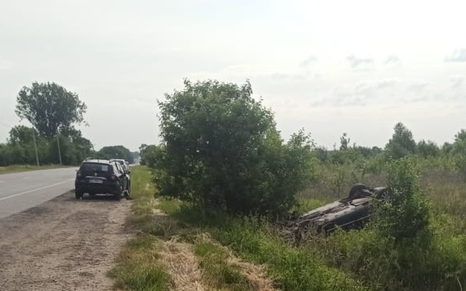 На Львівщині на міжнародній трасі кілька разів перекинувся автомобіль