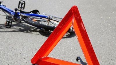У Львові водій мікроавтобуса збив велосипедиста
