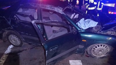 Біля Львова автомобіль перетворився на металобрухт