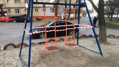 В Україні зафіксували зараження COVID-19 дитини від іншої дитини, які разом були на прогулянці