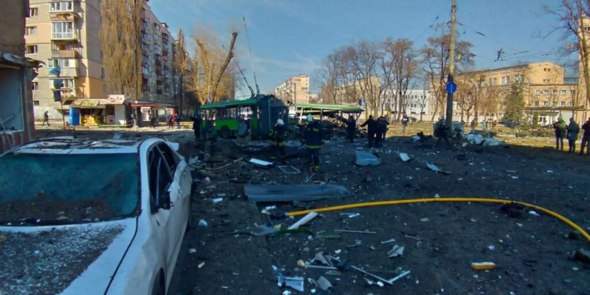 У Києві в житлову дев’ятиповерхівку влучив снаряд