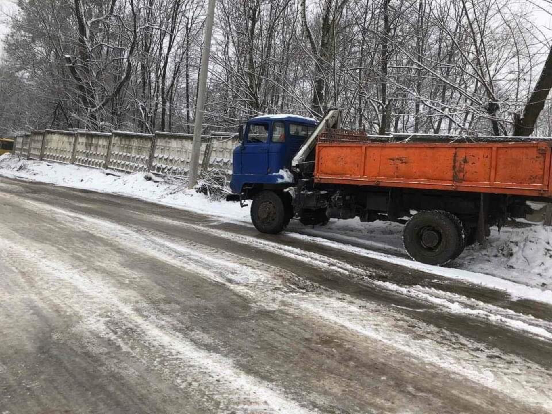 На Львівщині маршрутка злетіла з траси, фото Мій Новояворівськ