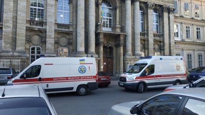 У Львові в лікарні та церкві шукали вибухівку