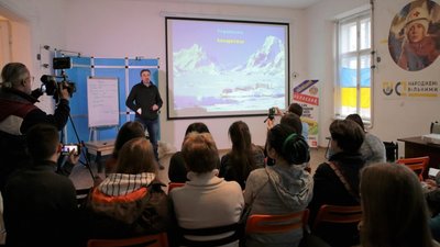 Молодь Львівщини зустрілась із полярником Ігорем Диким (ВІДЕО)