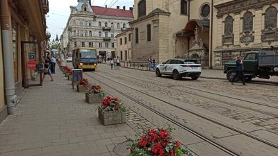 У Львові маршрутки почали курсувати площею Ринок (ФОТО)