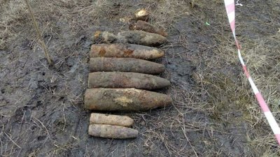 Біля Львова перехожі натрапили на арсенал боєприпасів
