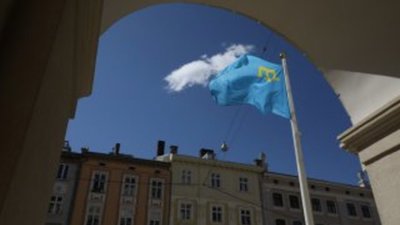 Перед Ратушею у Львові підняли прапор кримських татар